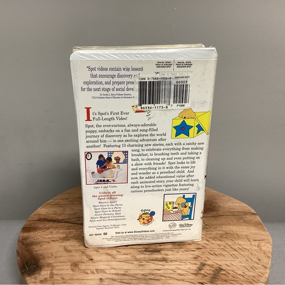 🟡 Sealed / New - VHS - Disney’s - Discover Spot - Bonus Puzzle Included - Rare - Picture 3 of 10